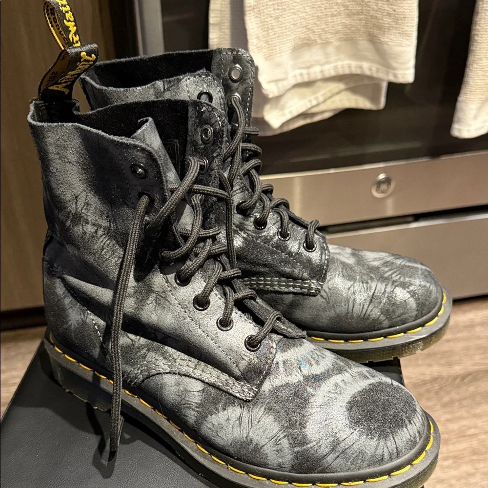 Dr. Martens Rare Metallic Tie-Dye Boots - Women’s Size 8 - Picture 5 of 6